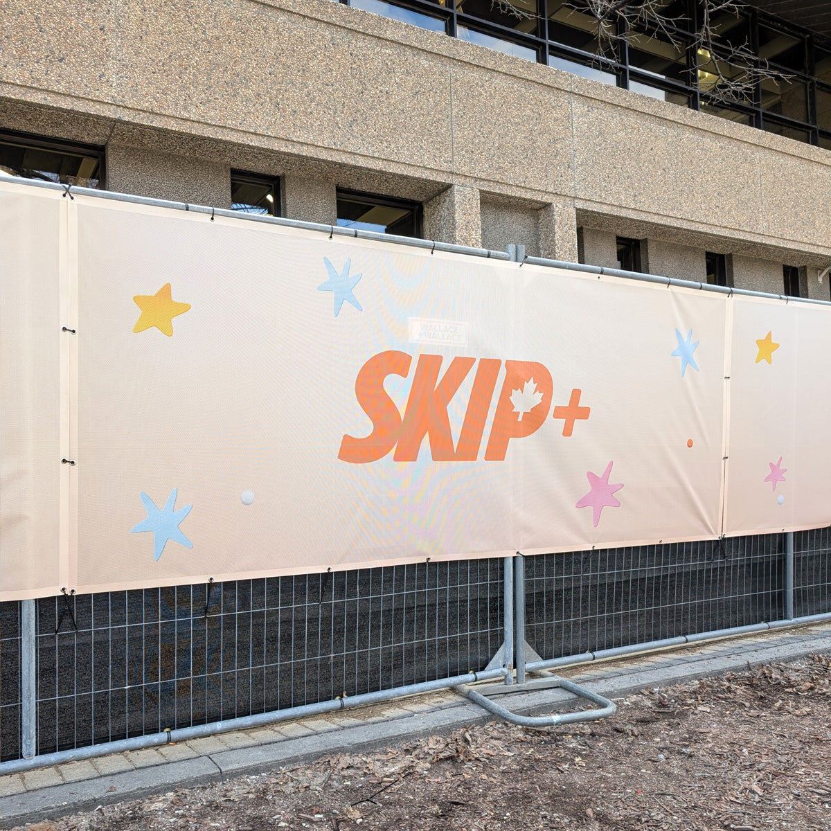 mesh banner, fence banner, mesh banner Winnipeg, wind resistant banner, fence banner Winnipeg, mesh banner Manitoba, construction banner, construction fence banner Winnipeg, construction fence banner Manitoba